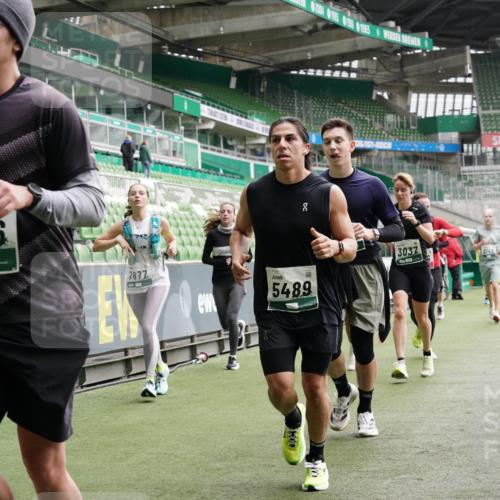 05.10.2025 - 20. swb-Marathon Bremen Michael Burmester http://msf.ph/oto/9331227 05.10.2025 13:03:40 Laufen im Stadion 227, 375, 396, 414, 527, 592, 725, 764, 898, 958, 1067, 1178, 1275, 1331, 1336, 1425, 1469, 1507, 1514, 1568, 1670, 1705, 1836, 1975, 2016, 2339, 2375, 2407, 2567, 2597, 2696, 2791, 2960, 2984, 3019, 3037, 3072, 3147, 3313, 3485, 4026, 4053, 4087, 4453, 4462, 4528, 4651, 4767, 4769, 5043, 5137, 5162, 5236, 5410, 5431, 5489, 5523, 5527, 5763, 5867, 5966, 6138, 6145, 6215, 6414, 6417, 6447, 6481, 6529, 6584, 6635, 6666, 7315, 7316, 7540, 7607, 7653, 8375, 293, 721, 2393 meine-sportfotos.de
