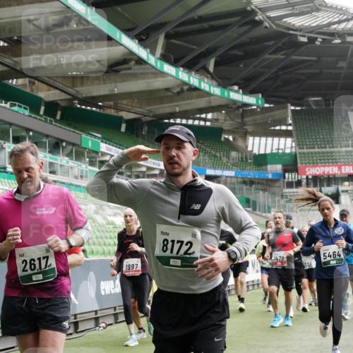05.10.2025 - 20. swb-Marathon Bremen Michael Burmester http://msf.ph/oto/9331228 05.10.2025 13:04:22 Laufen im Stadion 100, 360, 414, 421, 470, 490, 592, 607, 898, 1012, 1019, 1080, 1084, 1336, 1413, 1468, 1478, 1695, 1852, 1914, 1975, 1997, 2086, 2333, 2399, 2617, 2664, 2901, 2989, 3037, 3072, 3346, 3433, 3483, 3485, 3658, 3901, 4001, 4005, 4053, 4087, 4243, 4244, 4335, 4453, 4462, 4501, 4524, 4528, 4627, 4637, 4638, 4651, 4757, 4793, 4803, 4838, 4840, 4858, 4928, 5043, 5082, 5137, 5162, 5212, 5236, 5247, 5343, 5446, 5464, 5489, 5832, 5969, 6011, 6145, 6287, 6529, 6584, 6635, 396 meine-sportfotos.de