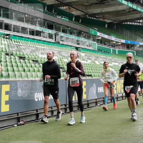05.10.2025 - 20. swb-Marathon Bremen Michael Burmester http://msf.ph/oto/9331236 05.10.2025 13:04:23 Laufen im Stadion 100, 360, 414, 421, 470, 490, 592, 607, 898, 1012, 1019, 1080, 1084, 1336, 1413, 1468, 1478, 1695, 1852, 1914, 1975, 1997, 2086, 2333, 2399, 2617, 2664, 2901, 2989, 3037, 3072, 3346, 3433, 3483, 3485, 3658, 3901, 4001, 4005, 4053, 4087, 4243, 4244, 4335, 4453, 4462, 4501, 4524, 4528, 4627, 4637, 4638, 4651, 4757, 4793, 4803, 4838, 4840, 4858, 4928, 5043, 5082, 5137, 5162, 5212, 5236, 5247, 5343, 5446, 5464, 5489, 5832, 5969, 6011, 6145, 6287, 6529, 6584, 6635, 1336 meine-sportfotos.de