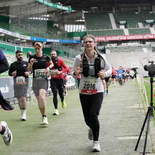 05.10.2025 - 20. swb-Marathon Bremen Michael Burmester http://msf.ph/oto/9331239 05.10.2025 13:03:41 Laufen im Stadion 227, 375, 396, 414, 527, 592, 725, 764, 898, 958, 1019, 1067, 1178, 1275, 1331, 1336, 1425, 1469, 1507, 1514, 1568, 1670, 1695, 1705, 1836, 1975, 2016, 2339, 2375, 2407, 2567, 2597, 2696, 2791, 2960, 2984, 3019, 3037, 3072, 3147, 3313, 3485, 4026, 4053, 4087, 4453, 4462, 4528, 4651, 4767, 4769, 5043, 5137, 5162, 5236, 5410, 5431, 5489, 5523, 5527, 5763, 5867, 5966, 6138, 6145, 6215, 6414, 6417, 6447, 6481, 6529, 6584, 6635, 6666, 7315, 7316, 7540, 7607, 7653, 293, 721, 2393 meine-sportfotos.de