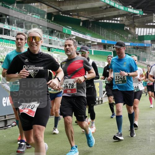 05.10.2025 - 20. swb-Marathon Bremen Michael Burmester http://msf.ph/oto/9331250 05.10.2025 13:04:25 Laufen im Stadion 100, 360, 414, 421, 470, 490, 592, 607, 898, 1012, 1019, 1080, 1084, 1413, 1468, 1478, 1695, 1852, 1914, 1975, 1997, 2086, 2333, 2399, 2617, 2664, 2901, 2989, 3072, 3346, 3433, 3483, 3485, 3658, 3901, 4001, 4005, 4053, 4087, 4243, 4244, 4335, 4453, 4462, 4501, 4524, 4528, 4627, 4637, 4638, 4651, 4757, 4793, 4803, 4838, 4840, 4858, 4928, 5043, 5082, 5137, 5162, 5212, 5236, 5247, 5343, 5446, 5464, 5832, 5969, 6011, 6145, 6287, 6529, 6584, 6635, 1336 meine-sportfotos.de