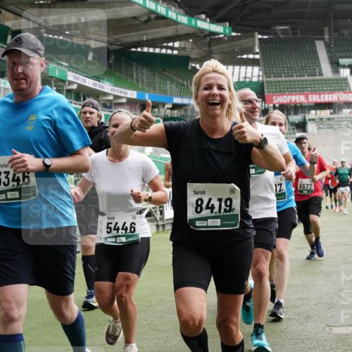 05.10.2025 - 20. swb-Marathon Bremen Michael Burmester http://msf.ph/oto/9331264 05.10.2025 13:04:27 Laufen im Stadion 100, 360, 414, 421, 470, 490, 592, 607, 898, 1012, 1019, 1080, 1084, 1413, 1468, 1478, 1695, 1834, 1852, 1914, 1975, 1997, 2086, 2333, 2399, 2617, 2664, 2901, 2989, 3072, 3346, 3433, 3483, 3485, 3658, 3901, 4001, 4005, 4053, 4087, 4243, 4244, 4335, 4453, 4462, 4501, 4524, 4627, 4634, 4637, 4638, 4651, 4671, 4757, 4793, 4803, 4838, 4840, 4858, 4928, 5043, 5082, 5137, 5162, 5212, 5236, 5247, 5343, 5446, 5464, 5832, 5969, 6011, 6287, 6529, 6584, 6635, 1336 meine-sportfotos.de