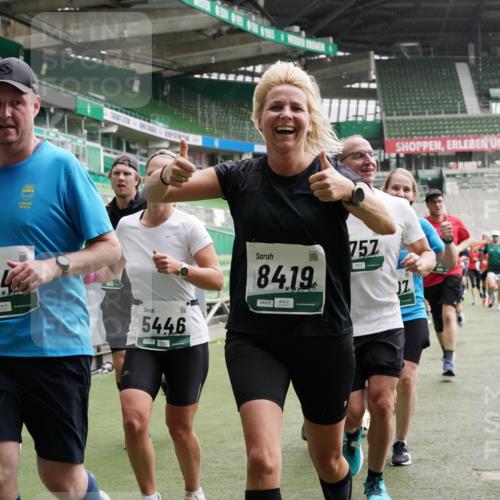 05.10.2025 - 20. swb-Marathon Bremen Michael Burmester http://msf.ph/oto/9331266 05.10.2025 13:04:27 Laufen im Stadion 100, 360, 414, 421, 470, 490, 592, 607, 898, 1012, 1019, 1080, 1084, 1413, 1468, 1478, 1695, 1834, 1852, 1914, 1975, 1997, 2086, 2333, 2399, 2617, 2664, 2901, 2989, 3072, 3346, 3433, 3483, 3485, 3658, 3901, 4001, 4005, 4053, 4087, 4243, 4244, 4335, 4453, 4462, 4501, 4524, 4627, 4634, 4637, 4638, 4651, 4671, 4757, 4793, 4803, 4838, 4840, 4858, 4928, 5043, 5082, 5137, 5162, 5212, 5236, 5247, 5343, 5446, 5464, 5832, 5969, 6011, 6287, 6529, 6584, 6635, 1336 meine-sportfotos.de