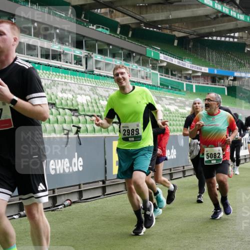05.10.2025 - 20. swb-Marathon Bremen Michael Burmester http://msf.ph/oto/9331306 05.10.2025 13:04:33 Laufen im Stadion 100, 360, 414, 421, 470, 490, 592, 607, 898, 1012, 1019, 1061, 1080, 1084, 1413, 1468, 1478, 1695, 1834, 1852, 1914, 1975, 1997, 2009, 2086, 2333, 2399, 2536, 2617, 2664, 2802, 2901, 2989, 3072, 3346, 3413, 3433, 3483, 3485, 3561, 3658, 3901, 4001, 4005, 4053, 4087, 4187, 4241, 4243, 4244, 4335, 4501, 4524, 4627, 4634, 4637, 4638, 4651, 4671, 4757, 4793, 4803, 4838, 4840, 4858, 4928, 5043, 5082, 5137, 5212, 5247, 5343, 5446, 5464, 5832, 5969, 6011, 6287, 6584, 6635, 1336 meine-sportfotos.de