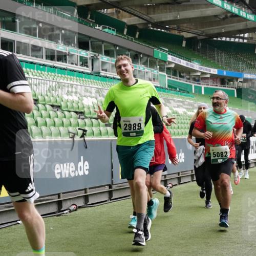 05.10.2025 - 20. swb-Marathon Bremen Michael Burmester http://msf.ph/oto/9331308 05.10.2025 13:04:33 Laufen im Stadion 100, 360, 414, 421, 470, 490, 592, 607, 898, 1012, 1019, 1061, 1080, 1084, 1413, 1468, 1478, 1695, 1834, 1852, 1914, 1975, 1997, 2009, 2086, 2333, 2399, 2536, 2617, 2664, 2802, 2901, 2989, 3072, 3346, 3413, 3433, 3483, 3485, 3561, 3658, 3901, 4001, 4005, 4053, 4087, 4187, 4241, 4243, 4244, 4335, 4501, 4524, 4627, 4634, 4637, 4638, 4651, 4671, 4757, 4793, 4803, 4838, 4840, 4858, 4928, 5043, 5082, 5137, 5212, 5247, 5343, 5446, 5464, 5832, 5969, 6011, 6287, 6584, 6635, 1336 meine-sportfotos.de