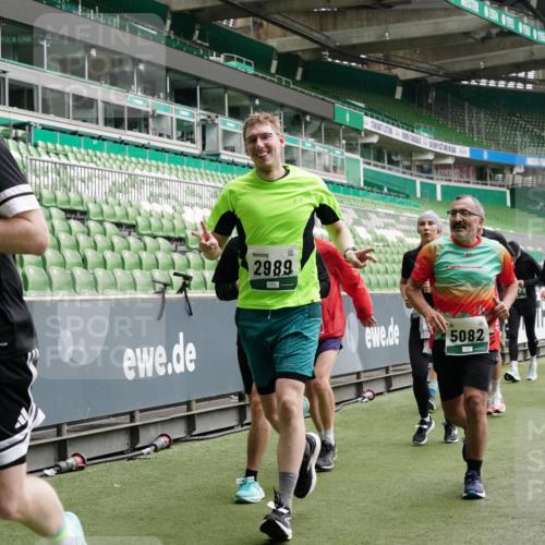 05.10.2025 - 20. swb-Marathon Bremen Michael Burmester http://msf.ph/oto/9331310 05.10.2025 13:04:33 Laufen im Stadion 100, 360, 414, 421, 470, 490, 592, 607, 898, 1012, 1019, 1061, 1080, 1084, 1413, 1468, 1478, 1695, 1834, 1852, 1914, 1975, 1997, 2009, 2086, 2333, 2399, 2536, 2617, 2664, 2802, 2901, 2989, 3072, 3346, 3413, 3433, 3483, 3485, 3561, 3658, 3901, 4001, 4005, 4053, 4087, 4187, 4241, 4243, 4244, 4335, 4501, 4524, 4627, 4634, 4637, 4638, 4651, 4671, 4757, 4793, 4803, 4838, 4840, 4858, 4928, 5043, 5082, 5137, 5212, 5247, 5343, 5446, 5464, 5832, 5969, 6011, 6287, 6584, 6635, 1336 meine-sportfotos.de