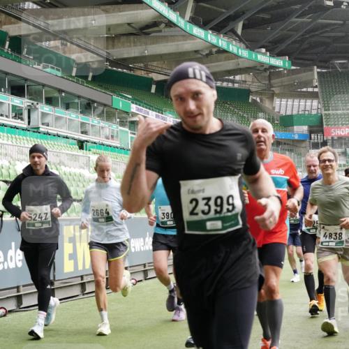 05.10.2025 - 20. swb-Marathon Bremen Michael Burmester http://msf.ph/oto/9331334 05.10.2025 13:04:37 Laufen im Stadion 100, 360, 414, 421, 470, 490, 607, 712, 898, 1012, 1019, 1061, 1080, 1084, 1132, 1413, 1468, 1478, 1695, 1746, 1765, 1834, 1852, 1914, 1997, 2009, 2086, 2333, 2399, 2536, 2617, 2664, 2802, 2901, 2989, 3072, 3216, 3346, 3413, 3433, 3483, 3485, 3561, 3658, 3901, 4001, 4005, 4187, 4241, 4243, 4244, 4335, 4501, 4524, 4627, 4634, 4637, 4638, 4671, 4757, 4793, 4803, 4838, 4840, 4858, 4928, 5082, 5137, 5212, 5247, 5286, 5295, 5343, 5446, 5464, 5832, 5969, 6011, 6287, 1336 meine-sportfotos.de