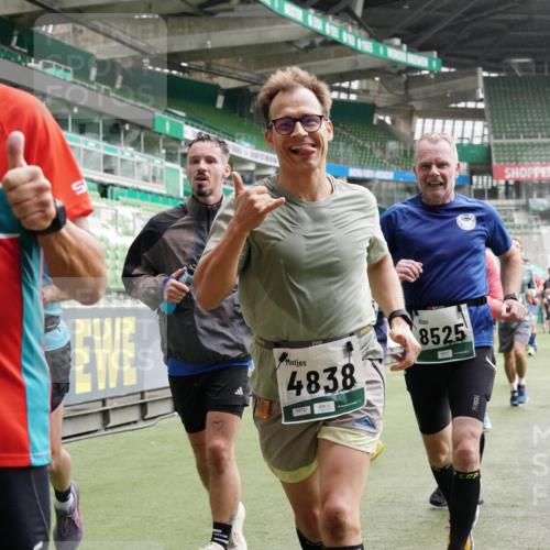 05.10.2025 - 20. swb-Marathon Bremen Michael Burmester http://msf.ph/oto/9331344 05.10.2025 13:04:39 Laufen im Stadion 100, 360, 421, 470, 490, 607, 712, 1012, 1019, 1061, 1080, 1084, 1132, 1413, 1468, 1478, 1695, 1746, 1765, 1834, 1852, 1914, 1997, 2009, 2086, 2333, 2399, 2536, 2584, 2617, 2664, 2802, 2901, 2989, 3008, 3072, 3216, 3346, 3413, 3433, 3483, 3485, 3561, 3658, 3901, 4001, 4005, 4187, 4241, 4243, 4244, 4335, 4501, 4524, 4627, 4634, 4637, 4638, 4671, 4757, 4793, 4803, 4838, 4840, 4858, 4928, 5082, 5137, 5212, 5247, 5286, 5295, 5343, 5446, 5464, 5832, 5969, 6011, 6287, 1336 meine-sportfotos.de