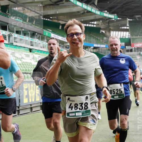 05.10.2025 - 20. swb-Marathon Bremen Michael Burmester http://msf.ph/oto/9331346 05.10.2025 13:04:39 Laufen im Stadion 100, 360, 421, 470, 490, 607, 712, 1012, 1019, 1061, 1080, 1084, 1132, 1413, 1468, 1478, 1695, 1746, 1765, 1834, 1852, 1914, 1997, 2009, 2086, 2333, 2399, 2536, 2584, 2617, 2664, 2802, 2901, 2989, 3008, 3072, 3216, 3346, 3413, 3433, 3483, 3485, 3561, 3658, 3901, 4001, 4005, 4187, 4241, 4243, 4244, 4335, 4501, 4524, 4627, 4634, 4637, 4638, 4671, 4757, 4793, 4803, 4838, 4840, 4858, 4928, 5082, 5137, 5212, 5247, 5286, 5295, 5343, 5446, 5464, 5832, 5969, 6011, 6287, 1336 meine-sportfotos.de