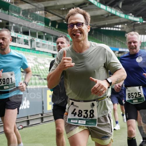05.10.2025 - 20. swb-Marathon Bremen Michael Burmester http://msf.ph/oto/9331350 05.10.2025 13:04:39 Laufen im Stadion 100, 360, 421, 470, 490, 607, 712, 1012, 1019, 1061, 1080, 1084, 1132, 1413, 1468, 1478, 1695, 1746, 1765, 1834, 1852, 1914, 1997, 2009, 2086, 2333, 2399, 2536, 2584, 2617, 2664, 2802, 2901, 2989, 3008, 3072, 3216, 3346, 3413, 3433, 3483, 3485, 3561, 3658, 3901, 4001, 4005, 4187, 4241, 4243, 4244, 4335, 4501, 4524, 4627, 4634, 4637, 4638, 4671, 4757, 4793, 4803, 4838, 4840, 4858, 4928, 5082, 5137, 5212, 5247, 5286, 5295, 5343, 5446, 5464, 5832, 5969, 6011, 6287, 1336 meine-sportfotos.de