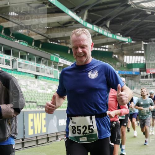 05.10.2025 - 20. swb-Marathon Bremen Michael Burmester http://msf.ph/oto/9331352 05.10.2025 13:04:40 Laufen im Stadion 100, 360, 421, 470, 490, 607, 712, 1012, 1019, 1061, 1080, 1084, 1132, 1413, 1468, 1478, 1695, 1746, 1765, 1834, 1852, 1914, 1997, 2009, 2086, 2333, 2399, 2536, 2584, 2617, 2664, 2802, 2901, 2989, 3008, 3216, 3346, 3413, 3433, 3445, 3483, 3485, 3561, 3658, 3901, 4001, 4005, 4187, 4241, 4243, 4244, 4335, 4501, 4524, 4627, 4634, 4637, 4638, 4671, 4757, 4793, 4803, 4838, 4840, 4858, 4928, 5082, 5212, 5247, 5286, 5295, 5343, 5446, 5464, 5832, 5969, 6011, 6287, 1336 meine-sportfotos.de