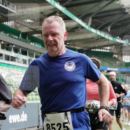 05.10.2025 - 20. swb-Marathon Bremen Michael Burmester http://msf.ph/oto/9331358 05.10.2025 13:04:40 Laufen im Stadion 100, 360, 421, 470, 490, 607, 712, 1012, 1019, 1061, 1080, 1084, 1132, 1413, 1468, 1478, 1695, 1746, 1765, 1834, 1852, 1914, 1997, 2009, 2086, 2333, 2399, 2536, 2584, 2617, 2664, 2802, 2901, 2989, 3008, 3216, 3346, 3413, 3433, 3445, 3483, 3485, 3561, 3658, 3901, 4001, 4005, 4187, 4241, 4243, 4244, 4335, 4501, 4524, 4627, 4634, 4637, 4638, 4671, 4757, 4793, 4803, 4838, 4840, 4858, 4928, 5082, 5212, 5247, 5286, 5295, 5343, 5446, 5464, 5832, 5969, 6011, 6287, 1336 meine-sportfotos.de