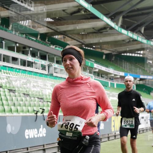 05.10.2025 - 20. swb-Marathon Bremen Michael Burmester http://msf.ph/oto/9331360 05.10.2025 13:04:41 Laufen im Stadion 100, 360, 421, 470, 490, 607, 712, 1012, 1019, 1061, 1080, 1084, 1132, 1413, 1468, 1478, 1695, 1746, 1765, 1834, 1852, 1914, 1997, 2009, 2086, 2333, 2399, 2536, 2584, 2617, 2664, 2802, 2901, 2989, 3008, 3216, 3346, 3413, 3433, 3445, 3483, 3561, 3658, 3901, 4001, 4005, 4187, 4241, 4243, 4244, 4335, 4501, 4524, 4627, 4634, 4637, 4638, 4671, 4757, 4793, 4803, 4838, 4840, 4858, 4928, 5082, 5212, 5247, 5286, 5295, 5343, 5446, 5464, 5832, 5969, 6011, 6287, 1336 meine-sportfotos.de