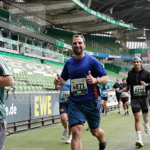 05.10.2025 - 20. swb-Marathon Bremen Michael Burmester http://msf.ph/oto/9331376 05.10.2025 13:04:43 Laufen im Stadion 100, 199, 360, 406, 421, 470, 490, 607, 712, 858, 1012, 1061, 1080, 1084, 1132, 1404, 1413, 1468, 1478, 1746, 1765, 1834, 1852, 1914, 1997, 2009, 2086, 2333, 2399, 2536, 2584, 2617, 2664, 2802, 2901, 2989, 3008, 3216, 3346, 3413, 3433, 3445, 3483, 3561, 3658, 3901, 4001, 4005, 4187, 4241, 4243, 4244, 4335, 4501, 4524, 4627, 4634, 4637, 4638, 4671, 4757, 4803, 4838, 4840, 4858, 4928, 5082, 5212, 5247, 5286, 5295, 5343, 5446, 5464, 5614, 5832, 5969, 6287, 1336 meine-sportfotos.de
