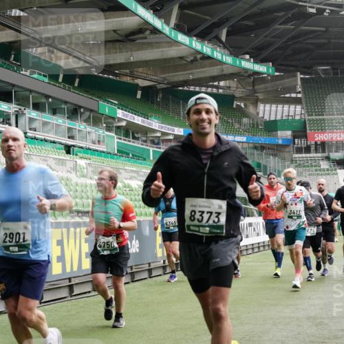 05.10.2025 - 20. swb-Marathon Bremen Michael Burmester http://msf.ph/oto/9331386 05.10.2025 13:04:44 Laufen im Stadion 100, 199, 360, 406, 421, 470, 490, 607, 712, 858, 1012, 1061, 1080, 1084, 1132, 1404, 1468, 1478, 1746, 1765, 1834, 1852, 1914, 1997, 2009, 2086, 2333, 2399, 2536, 2584, 2617, 2664, 2802, 2901, 2989, 3008, 3216, 3346, 3413, 3433, 3445, 3483, 3561, 3658, 3901, 4001, 4005, 4187, 4241, 4243, 4244, 4335, 4501, 4524, 4627, 4634, 4637, 4638, 4671, 4757, 4803, 4838, 4840, 4858, 4928, 5082, 5212, 5247, 5286, 5295, 5343, 5446, 5464, 5614, 5832, 5969, 6287 meine-sportfotos.de