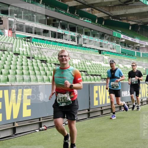 05.10.2025 - 20. swb-Marathon Bremen Michael Burmester http://msf.ph/oto/9331392 05.10.2025 13:04:46 Laufen im Stadion 100, 190, 199, 406, 421, 470, 490, 607, 712, 858, 1012, 1061, 1080, 1084, 1132, 1404, 1455, 1468, 1478, 1480, 1746, 1765, 1834, 1852, 1914, 1997, 2009, 2086, 2333, 2399, 2536, 2584, 2617, 2664, 2802, 2901, 2989, 3008, 3216, 3346, 3413, 3433, 3445, 3483, 3561, 3658, 3901, 4001, 4005, 4187, 4241, 4243, 4244, 4501, 4524, 4627, 4634, 4637, 4638, 4671, 4757, 4803, 4838, 4840, 4855, 4858, 4928, 5082, 5212, 5247, 5286, 5295, 5446, 5464, 5614, 5832, 5969, 6287 meine-sportfotos.de