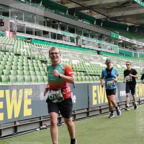 05.10.2025 - 20. swb-Marathon Bremen Michael Burmester http://msf.ph/oto/9331394 05.10.2025 13:04:46 Laufen im Stadion 100, 190, 199, 406, 421, 470, 490, 607, 712, 858, 1012, 1061, 1080, 1084, 1132, 1404, 1455, 1468, 1478, 1480, 1746, 1765, 1834, 1852, 1914, 1997, 2009, 2086, 2333, 2399, 2536, 2584, 2617, 2664, 2802, 2901, 2989, 3008, 3216, 3346, 3413, 3433, 3445, 3483, 3561, 3658, 3901, 4001, 4005, 4187, 4241, 4243, 4244, 4501, 4524, 4627, 4634, 4637, 4638, 4671, 4757, 4803, 4838, 4840, 4855, 4858, 4928, 5082, 5212, 5247, 5286, 5295, 5446, 5464, 5614, 5832, 5969, 6287 meine-sportfotos.de