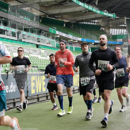 05.10.2025 - 20. swb-Marathon Bremen Michael Burmester http://msf.ph/oto/9331404 05.10.2025 13:04:47 Laufen im Stadion 100, 190, 199, 406, 421, 470, 490, 607, 712, 858, 1012, 1061, 1080, 1084, 1132, 1404, 1455, 1468, 1478, 1480, 1746, 1765, 1834, 1852, 1914, 1997, 2009, 2086, 2333, 2399, 2536, 2584, 2617, 2664, 2802, 2901, 2989, 3008, 3216, 3346, 3378, 3413, 3433, 3445, 3483, 3561, 3658, 3901, 4001, 4187, 4241, 4243, 4244, 4376, 4501, 4524, 4627, 4634, 4637, 4638, 4671, 4757, 4803, 4838, 4840, 4855, 4858, 4928, 5082, 5212, 5247, 5286, 5295, 5446, 5464, 5614, 5832, 5969, 6287 meine-sportfotos.de
