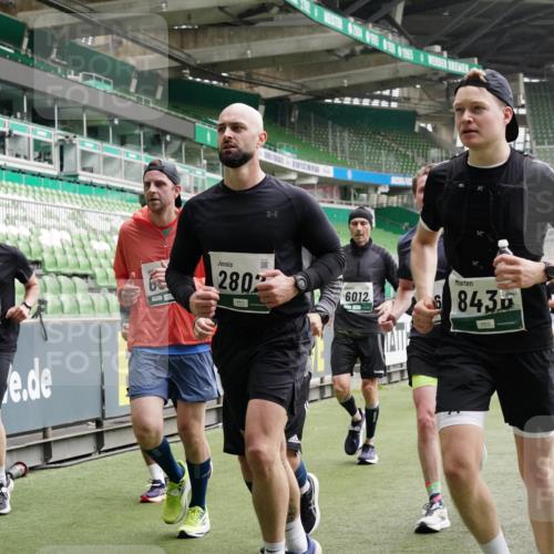 05.10.2025 - 20. swb-Marathon Bremen Michael Burmester http://msf.ph/oto/9331408 05.10.2025 13:04:48 Laufen im Stadion 100, 190, 199, 406, 421, 470, 490, 607, 712, 858, 924, 1012, 1061, 1080, 1132, 1404, 1455, 1478, 1480, 1746, 1765, 1834, 1852, 1914, 1997, 2009, 2086, 2333, 2399, 2536, 2584, 2617, 2664, 2802, 2901, 2989, 3008, 3049, 3216, 3346, 3378, 3380, 3413, 3433, 3445, 3483, 3561, 3658, 3901, 4001, 4187, 4241, 4243, 4244, 4376, 4501, 4524, 4627, 4634, 4637, 4638, 4671, 4757, 4803, 4838, 4840, 4855, 4858, 4928, 5082, 5212, 5247, 5286, 5295, 5446, 5464, 5614, 5832, 5904, 5969, 6287 meine-sportfotos.de