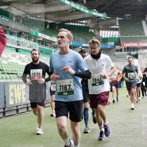 05.10.2025 - 20. swb-Marathon Bremen Michael Burmester http://msf.ph/oto/9331419 05.10.2025 13:04:52 Laufen im Stadion 100, 190, 199, 406, 421, 470, 490, 607, 678, 712, 858, 924, 1012, 1061, 1080, 1132, 1404, 1455, 1478, 1480, 1746, 1765, 1834, 1852, 1914, 1997, 2009, 2086, 2190, 2333, 2399, 2536, 2584, 2604, 2617, 2664, 2802, 2901, 2989, 3008, 3049, 3216, 3346, 3378, 3380, 3413, 3433, 3445, 3483, 3561, 3658, 3799, 3901, 4001, 4055, 4187, 4241, 4243, 4244, 4376, 4501, 4627, 4634, 4671, 4757, 4803, 4838, 4840, 4855, 4858, 4928, 5082, 5247, 5286, 5295, 5446, 5464, 5614, 5832, 5904 meine-sportfotos.de