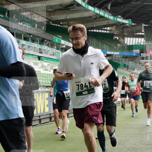 05.10.2025 - 20. swb-Marathon Bremen Michael Burmester http://msf.ph/oto/9331425 05.10.2025 13:04:53 Laufen im Stadion 100, 190, 199, 406, 421, 470, 490, 607, 678, 712, 858, 924, 1012, 1061, 1080, 1132, 1404, 1455, 1478, 1480, 1545, 1746, 1765, 1834, 1852, 1914, 1990, 1997, 2009, 2086, 2190, 2333, 2399, 2536, 2584, 2604, 2617, 2664, 2802, 2901, 2989, 3008, 3049, 3216, 3346, 3378, 3380, 3413, 3433, 3445, 3483, 3561, 3658, 3799, 3901, 4001, 4055, 4187, 4241, 4243, 4244, 4376, 4501, 4627, 4634, 4671, 4757, 4803, 4838, 4840, 4855, 4858, 4928, 5082, 5247, 5286, 5295, 5446, 5464, 5614, 5832, 5904 meine-sportfotos.de