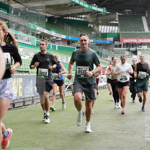 05.10.2025 - 20. swb-Marathon Bremen Michael Burmester http://msf.ph/oto/9331437 05.10.2025 13:04:54 Laufen im Stadion 100, 190, 199, 406, 421, 470, 490, 607, 678, 712, 858, 924, 1012, 1061, 1080, 1132, 1404, 1455, 1478, 1480, 1545, 1746, 1765, 1834, 1852, 1990, 1997, 2009, 2086, 2190, 2333, 2399, 2536, 2584, 2604, 2617, 2664, 2802, 2901, 2989, 3008, 3049, 3216, 3346, 3378, 3380, 3413, 3433, 3445, 3483, 3561, 3658, 3799, 3901, 4001, 4055, 4187, 4241, 4243, 4244, 4376, 4501, 4627, 4634, 4671, 4757, 4803, 4838, 4855, 4858, 4928, 5082, 5247, 5286, 5295, 5446, 5464, 5614, 5832, 5904 meine-sportfotos.de