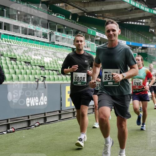 05.10.2025 - 20. swb-Marathon Bremen Michael Burmester http://msf.ph/oto/9331445 05.10.2025 13:04:55 Laufen im Stadion 100, 190, 199, 406, 421, 470, 490, 607, 678, 712, 858, 924, 1012, 1061, 1080, 1132, 1404, 1455, 1478, 1480, 1545, 1746, 1765, 1834, 1852, 1867, 1990, 1997, 2009, 2086, 2190, 2333, 2399, 2536, 2584, 2604, 2617, 2664, 2802, 2901, 2935, 2989, 3008, 3049, 3216, 3346, 3378, 3380, 3413, 3433, 3445, 3483, 3561, 3658, 3799, 3901, 4001, 4055, 4187, 4207, 4241, 4243, 4244, 4376, 4501, 4627, 4634, 4671, 4757, 4803, 4838, 4855, 4858, 4928, 5082, 5247, 5286, 5295, 5446, 5464, 5614, 5904 meine-sportfotos.de