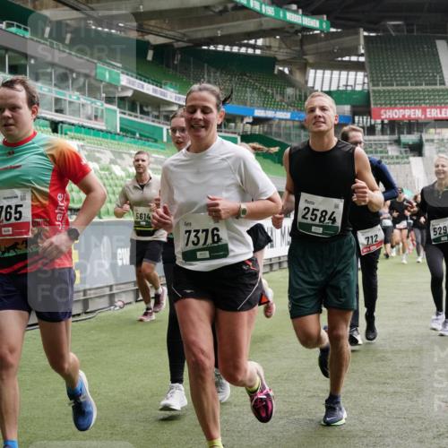 05.10.2025 - 20. swb-Marathon Bremen Michael Burmester http://msf.ph/oto/9331457 05.10.2025 13:04:57 Laufen im Stadion 100, 190, 199, 406, 421, 470, 490, 607, 678, 712, 858, 924, 1012, 1061, 1080, 1132, 1404, 1455, 1478, 1480, 1545, 1746, 1765, 1834, 1840, 1867, 1990, 1997, 2009, 2086, 2190, 2333, 2399, 2536, 2584, 2604, 2617, 2664, 2802, 2901, 2935, 2989, 3008, 3049, 3216, 3346, 3378, 3380, 3413, 3433, 3445, 3483, 3561, 3658, 3799, 3901, 4001, 4055, 4187, 4207, 4241, 4243, 4244, 4376, 4501, 4627, 4634, 4671, 4757, 4803, 4838, 4855, 4858, 4928, 5082, 5247, 5286, 5295, 5446, 5464, 5614, 5904 meine-sportfotos.de