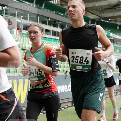 05.10.2025 - 20. swb-Marathon Bremen Michael Burmester http://msf.ph/oto/9331465 05.10.2025 13:04:58 Laufen im Stadion 100, 190, 199, 406, 421, 470, 490, 607, 678, 712, 858, 924, 1012, 1061, 1080, 1132, 1404, 1455, 1478, 1480, 1545, 1746, 1765, 1834, 1840, 1867, 1990, 1997, 2009, 2086, 2190, 2333, 2399, 2536, 2584, 2604, 2617, 2664, 2802, 2901, 2935, 2989, 3008, 3049, 3216, 3346, 3378, 3380, 3413, 3433, 3445, 3483, 3561, 3658, 3799, 3901, 4001, 4055, 4187, 4207, 4241, 4243, 4244, 4376, 4501, 4627, 4634, 4671, 4757, 4803, 4838, 4855, 4858, 4928, 5082, 5247, 5286, 5295, 5446, 5464, 5614, 5904 meine-sportfotos.de