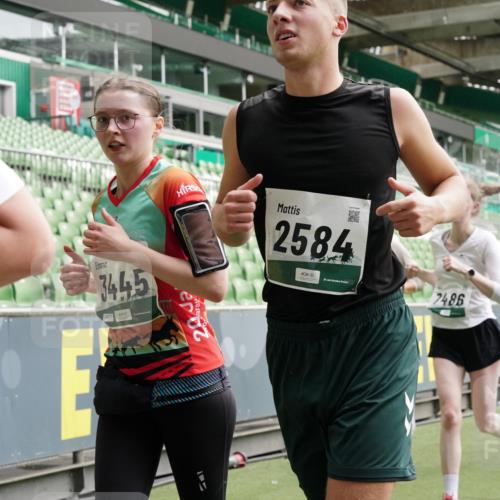 05.10.2025 - 20. swb-Marathon Bremen Michael Burmester http://msf.ph/oto/9331467 05.10.2025 13:04:58 Laufen im Stadion 100, 190, 199, 406, 421, 470, 490, 607, 678, 712, 858, 924, 1012, 1061, 1080, 1132, 1404, 1455, 1478, 1480, 1545, 1746, 1765, 1834, 1840, 1867, 1990, 1997, 2009, 2086, 2190, 2333, 2399, 2536, 2584, 2604, 2617, 2664, 2802, 2901, 2935, 2989, 3008, 3049, 3216, 3346, 3378, 3380, 3413, 3433, 3445, 3483, 3561, 3658, 3799, 3901, 4001, 4055, 4187, 4207, 4241, 4243, 4244, 4376, 4501, 4627, 4634, 4671, 4757, 4803, 4838, 4855, 4858, 4928, 5082, 5247, 5286, 5295, 5446, 5464, 5614, 5904 meine-sportfotos.de