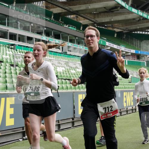 05.10.2025 - 20. swb-Marathon Bremen Michael Burmester http://msf.ph/oto/9331469 05.10.2025 13:04:59 Laufen im Stadion 100, 190, 199, 406, 421, 470, 490, 607, 678, 712, 858, 924, 1012, 1061, 1080, 1132, 1404, 1455, 1478, 1480, 1545, 1746, 1765, 1834, 1840, 1867, 1990, 2009, 2086, 2190, 2333, 2399, 2536, 2584, 2604, 2617, 2664, 2802, 2901, 2935, 2989, 3008, 3025, 3049, 3216, 3346, 3378, 3380, 3413, 3433, 3445, 3483, 3561, 3658, 3799, 3901, 4001, 4055, 4187, 4207, 4241, 4243, 4244, 4376, 4501, 4627, 4634, 4671, 4757, 4803, 4838, 4855, 4858, 4928, 5082, 5247, 5286, 5295, 5446, 5464, 5614, 5904 meine-sportfotos.de