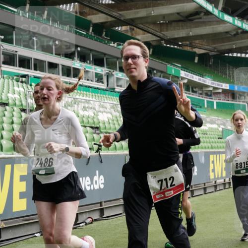 05.10.2025 - 20. swb-Marathon Bremen Michael Burmester http://msf.ph/oto/9331471 05.10.2025 13:04:59 Laufen im Stadion 100, 190, 199, 406, 421, 470, 490, 607, 678, 712, 858, 924, 1012, 1061, 1080, 1132, 1404, 1455, 1478, 1480, 1545, 1746, 1765, 1834, 1840, 1867, 1990, 2009, 2086, 2190, 2333, 2399, 2536, 2584, 2604, 2617, 2664, 2802, 2901, 2935, 2989, 3008, 3025, 3049, 3216, 3346, 3378, 3380, 3413, 3433, 3445, 3483, 3561, 3658, 3799, 3901, 4001, 4055, 4187, 4207, 4241, 4243, 4244, 4376, 4501, 4627, 4634, 4671, 4757, 4803, 4838, 4855, 4858, 4928, 5082, 5247, 5286, 5295, 5446, 5464, 5614, 5904 meine-sportfotos.de