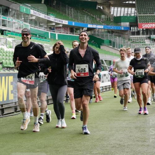 05.10.2025 - 20. swb-Marathon Bremen Michael Burmester http://msf.ph/oto/9331501 05.10.2025 13:05:04 Laufen im Stadion 190, 199, 406, 421, 490, 607, 678, 712, 858, 924, 1012, 1061, 1132, 1228, 1404, 1455, 1480, 1545, 1746, 1765, 1834, 1840, 1867, 1990, 2009, 2058, 2086, 2190, 2399, 2536, 2584, 2604, 2664, 2802, 2901, 2935, 2989, 3008, 3025, 3049, 3216, 3346, 3378, 3380, 3413, 3433, 3445, 3483, 3561, 3658, 3799, 3901, 4001, 4055, 4187, 4207, 4241, 4243, 4244, 4326, 4376, 4501, 4627, 4634, 4665, 4671, 4757, 4838, 4855, 4858, 4892, 5082, 5247, 5286, 5295, 5446, 5464, 5614, 5904, 6283 meine-sportfotos.de