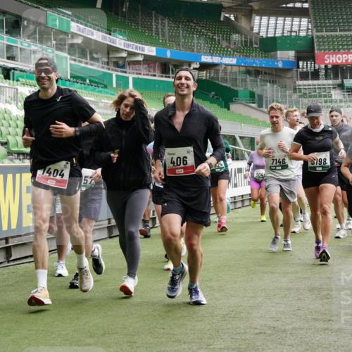 05.10.2025 - 20. swb-Marathon Bremen Michael Burmester http://msf.ph/oto/9331503 05.10.2025 13:05:04 Laufen im Stadion 190, 199, 406, 421, 490, 607, 678, 712, 858, 924, 1012, 1061, 1132, 1228, 1404, 1455, 1480, 1545, 1746, 1765, 1834, 1840, 1867, 1990, 2009, 2058, 2086, 2190, 2399, 2536, 2584, 2604, 2664, 2802, 2901, 2935, 2989, 3008, 3025, 3049, 3216, 3346, 3378, 3380, 3413, 3433, 3445, 3483, 3561, 3658, 3799, 3901, 4001, 4055, 4187, 4207, 4241, 4243, 4244, 4326, 4376, 4501, 4627, 4634, 4665, 4671, 4757, 4838, 4855, 4858, 4892, 5082, 5247, 5286, 5295, 5446, 5464, 5614, 5904, 6283 meine-sportfotos.de