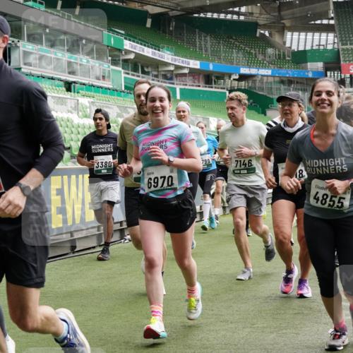 05.10.2025 - 20. swb-Marathon Bremen Michael Burmester http://msf.ph/oto/9331513 05.10.2025 13:05:06 Laufen im Stadion 190, 199, 406, 421, 490, 607, 678, 712, 858, 924, 1012, 1061, 1132, 1228, 1404, 1455, 1480, 1545, 1746, 1765, 1834, 1840, 1867, 1990, 2009, 2058, 2086, 2190, 2399, 2536, 2584, 2604, 2664, 2785, 2802, 2901, 2935, 2989, 3008, 3025, 3049, 3216, 3378, 3380, 3413, 3433, 3445, 3483, 3561, 3658, 3799, 3837, 3901, 4001, 4055, 4187, 4207, 4241, 4244, 4326, 4332, 4376, 4501, 4627, 4634, 4665, 4671, 4838, 4855, 4858, 4892, 4904, 5082, 5247, 5286, 5295, 5382, 5464, 5614, 5904, 6283 meine-sportfotos.de