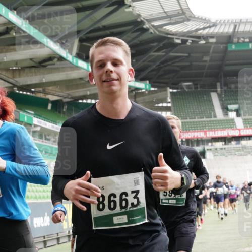 05.10.2025 - 20. swb-Marathon Bremen Michael Burmester http://msf.ph/oto/9331539 05.10.2025 13:05:11 Laufen im Stadion 190, 199, 406, 421, 490, 520, 611, 678, 712, 858, 924, 1061, 1132, 1147, 1228, 1404, 1455, 1480, 1545, 1702, 1746, 1765, 1834, 1840, 1867, 1990, 2009, 2058, 2190, 2399, 2536, 2584, 2604, 2664, 2785, 2802, 2901, 2935, 2989, 3008, 3025, 3049, 3216, 3378, 3380, 3413, 3433, 3445, 3479, 3483, 3561, 3658, 3799, 3837, 3901, 4001, 4055, 4187, 4207, 4241, 4244, 4326, 4332, 4376, 4501, 4627, 4634, 4665, 4671, 4838, 4855, 4858, 4892, 4904, 5082, 5247, 5286, 5295, 5382, 5614, 5904, 6283 meine-sportfotos.de