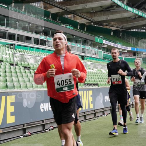 05.10.2025 - 20. swb-Marathon Bremen Michael Burmester http://msf.ph/oto/9331553 05.10.2025 13:05:13 Laufen im Stadion 190, 199, 406, 421, 490, 520, 611, 678, 712, 858, 924, 1061, 1132, 1147, 1228, 1404, 1455, 1480, 1545, 1702, 1746, 1765, 1834, 1840, 1867, 1990, 2009, 2058, 2190, 2399, 2536, 2584, 2604, 2664, 2785, 2802, 2901, 2935, 3008, 3025, 3049, 3216, 3378, 3380, 3413, 3433, 3445, 3450, 3479, 3483, 3561, 3658, 3799, 3809, 3837, 3901, 4001, 4055, 4187, 4207, 4241, 4326, 4332, 4376, 4627, 4634, 4665, 4671, 4676, 4838, 4855, 4858, 4892, 4904, 5247, 5286, 5295, 5382, 5614, 5904, 6283 meine-sportfotos.de