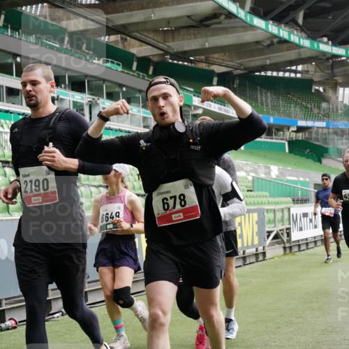 05.10.2025 - 20. swb-Marathon Bremen Michael Burmester http://msf.ph/oto/9331561 05.10.2025 13:05:15 Laufen im Stadion 190, 199, 406, 421, 490, 520, 611, 678, 712, 858, 924, 1061, 1132, 1147, 1228, 1404, 1455, 1480, 1545, 1702, 1746, 1765, 1834, 1840, 1867, 1990, 2009, 2058, 2190, 2399, 2536, 2584, 2604, 2664, 2785, 2802, 2901, 2935, 3008, 3025, 3049, 3216, 3378, 3380, 3413, 3433, 3445, 3450, 3479, 3483, 3561, 3658, 3799, 3809, 3837, 3901, 4001, 4055, 4187, 4207, 4241, 4326, 4332, 4376, 4634, 4665, 4671, 4676, 4838, 4855, 4858, 4892, 4904, 5286, 5295, 5382, 5614, 5904, 6283 meine-sportfotos.de