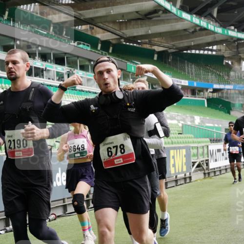 05.10.2025 - 20. swb-Marathon Bremen Michael Burmester http://msf.ph/oto/9331563 05.10.2025 13:05:15 Laufen im Stadion 190, 199, 406, 421, 490, 520, 611, 678, 712, 858, 924, 1061, 1132, 1147, 1228, 1404, 1455, 1480, 1545, 1702, 1746, 1765, 1834, 1840, 1867, 1990, 2009, 2058, 2190, 2399, 2536, 2584, 2604, 2664, 2785, 2802, 2901, 2935, 3008, 3025, 3049, 3216, 3378, 3380, 3413, 3433, 3445, 3450, 3479, 3483, 3561, 3658, 3799, 3809, 3837, 3901, 4001, 4055, 4187, 4207, 4241, 4326, 4332, 4376, 4634, 4665, 4671, 4676, 4838, 4855, 4858, 4892, 4904, 5286, 5295, 5382, 5614, 5904, 6283 meine-sportfotos.de