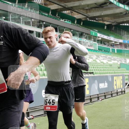 05.10.2025 - 20. swb-Marathon Bremen Michael Burmester http://msf.ph/oto/9331567 05.10.2025 13:05:15 Laufen im Stadion 190, 199, 406, 421, 490, 520, 611, 678, 712, 858, 924, 1061, 1132, 1147, 1228, 1404, 1455, 1480, 1545, 1702, 1746, 1765, 1834, 1840, 1867, 1990, 2009, 2058, 2190, 2399, 2536, 2584, 2604, 2664, 2785, 2802, 2901, 2935, 3008, 3025, 3049, 3216, 3378, 3380, 3413, 3433, 3445, 3450, 3479, 3483, 3561, 3658, 3799, 3809, 3837, 3901, 4001, 4055, 4187, 4207, 4241, 4326, 4332, 4376, 4634, 4665, 4671, 4676, 4838, 4855, 4858, 4892, 4904, 5286, 5295, 5382, 5614, 5904, 6283 meine-sportfotos.de