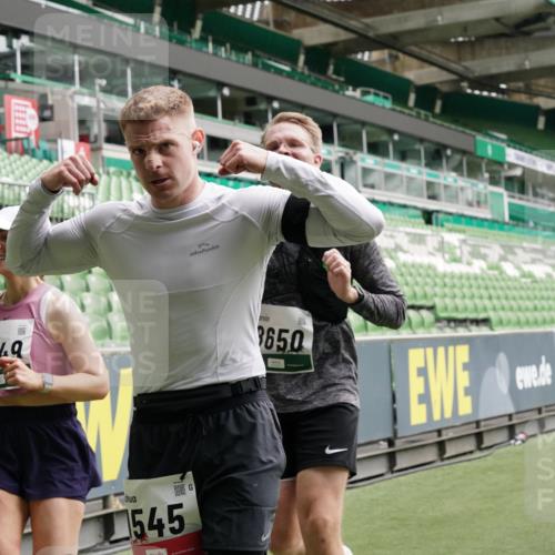 05.10.2025 - 20. swb-Marathon Bremen Michael Burmester http://msf.ph/oto/9331583 05.10.2025 13:05:16 Laufen im Stadion 190, 199, 406, 421, 490, 520, 611, 678, 712, 804, 858, 924, 1061, 1132, 1147, 1228, 1404, 1455, 1480, 1545, 1702, 1746, 1765, 1834, 1840, 1867, 1990, 2009, 2058, 2190, 2198, 2399, 2536, 2584, 2604, 2664, 2785, 2802, 2901, 2935, 3008, 3025, 3049, 3216, 3378, 3380, 3413, 3433, 3445, 3450, 3479, 3483, 3561, 3658, 3799, 3809, 3837, 3901, 4001, 4055, 4187, 4207, 4241, 4326, 4332, 4376, 4634, 4665, 4671, 4676, 4838, 4855, 4858, 4892, 4904, 5286, 5295, 5382, 5614, 5904, 6283 meine-sportfotos.de