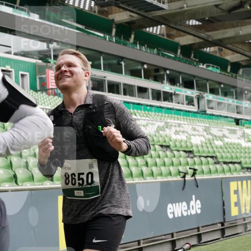 05.10.2025 - 20. swb-Marathon Bremen Michael Burmester http://msf.ph/oto/9331587 05.10.2025 13:05:16 Laufen im Stadion 190, 199, 406, 421, 490, 520, 611, 678, 712, 804, 858, 924, 1061, 1132, 1147, 1228, 1404, 1455, 1480, 1545, 1702, 1746, 1765, 1834, 1840, 1867, 1990, 2009, 2058, 2190, 2198, 2399, 2536, 2584, 2604, 2664, 2785, 2802, 2901, 2935, 3008, 3025, 3049, 3216, 3378, 3380, 3413, 3433, 3445, 3450, 3479, 3483, 3561, 3658, 3799, 3809, 3837, 3901, 4001, 4055, 4187, 4207, 4241, 4326, 4332, 4376, 4634, 4665, 4671, 4676, 4838, 4855, 4858, 4892, 4904, 5286, 5295, 5382, 5614, 5904, 6283 meine-sportfotos.de