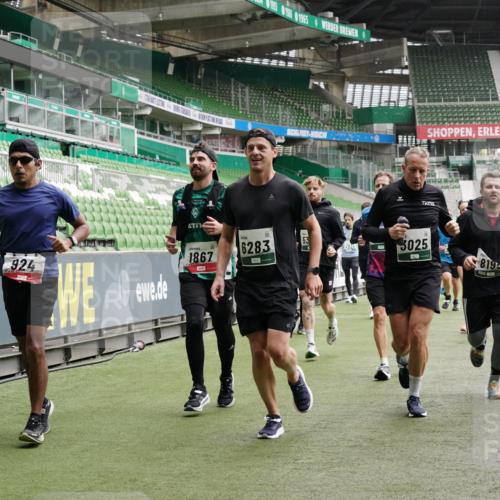 05.10.2025 - 20. swb-Marathon Bremen Michael Burmester http://msf.ph/oto/9331618 05.10.2025 13:05:20 Laufen im Stadion 190, 199, 406, 520, 611, 678, 712, 804, 817, 858, 924, 1061, 1132, 1147, 1228, 1404, 1455, 1480, 1545, 1610, 1702, 1746, 1765, 1834, 1840, 1867, 1990, 2009, 2058, 2187, 2190, 2198, 2399, 2437, 2536, 2584, 2604, 2785, 2802, 2901, 2935, 3008, 3025, 3049, 3216, 3317, 3378, 3380, 3413, 3445, 3450, 3479, 3561, 3799, 3809, 3837, 4055, 4187, 4207, 4241, 4326, 4332, 4376, 4563, 4634, 4665, 4671, 4676, 4831, 4838, 4855, 4892, 4904, 5176, 5286, 5295, 5362, 5382, 5614, 5904, 6283 meine-sportfotos.de