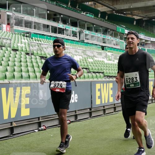 05.10.2025 - 20. swb-Marathon Bremen Michael Burmester http://msf.ph/oto/9331626 05.10.2025 13:05:20 Laufen im Stadion 190, 199, 406, 520, 611, 678, 712, 804, 817, 858, 924, 1061, 1132, 1147, 1228, 1404, 1455, 1480, 1545, 1610, 1702, 1746, 1765, 1834, 1840, 1867, 1990, 2009, 2058, 2187, 2190, 2198, 2399, 2437, 2536, 2584, 2604, 2785, 2802, 2901, 2935, 3008, 3025, 3049, 3216, 3317, 3378, 3380, 3413, 3445, 3450, 3479, 3561, 3799, 3809, 3837, 4055, 4187, 4207, 4241, 4326, 4332, 4376, 4563, 4634, 4665, 4671, 4676, 4831, 4838, 4855, 4892, 4904, 5176, 5286, 5295, 5362, 5382, 5614, 5904, 6283 meine-sportfotos.de