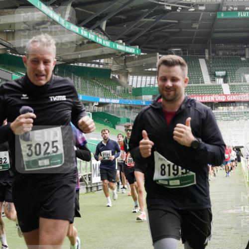05.10.2025 - 20. swb-Marathon Bremen Michael Burmester http://msf.ph/oto/9331642 05.10.2025 13:05:22 Laufen im Stadion 190, 199, 406, 520, 611, 678, 712, 804, 817, 858, 924, 1061, 1132, 1147, 1228, 1404, 1455, 1480, 1545, 1610, 1702, 1746, 1765, 1834, 1840, 1867, 1990, 2009, 2058, 2187, 2190, 2198, 2437, 2536, 2584, 2604, 2785, 2802, 2901, 2902, 2935, 3008, 3025, 3049, 3216, 3317, 3378, 3380, 3413, 3445, 3450, 3479, 3561, 3799, 3809, 3837, 3853, 4055, 4187, 4207, 4241, 4326, 4332, 4376, 4563, 4634, 4665, 4671, 4676, 4831, 4855, 4892, 4904, 5176, 5286, 5295, 5362, 5382, 5614, 5824, 5904, 6283 meine-sportfotos.de