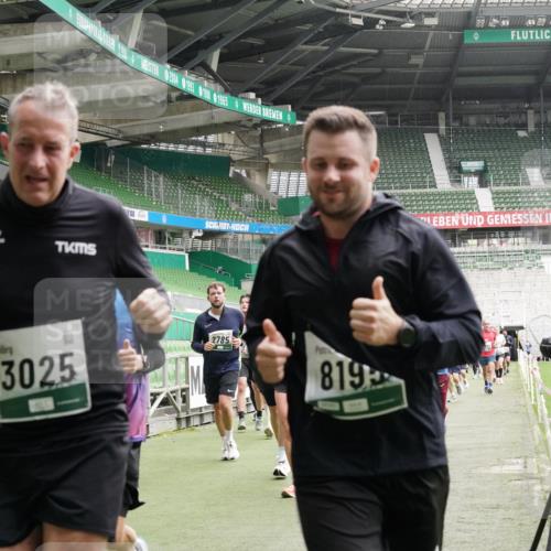 05.10.2025 - 20. swb-Marathon Bremen Michael Burmester http://msf.ph/oto/9331646 05.10.2025 13:05:22 Laufen im Stadion 190, 199, 406, 520, 611, 678, 712, 804, 817, 858, 924, 1061, 1132, 1147, 1228, 1404, 1455, 1480, 1545, 1610, 1702, 1746, 1765, 1834, 1840, 1867, 1990, 2009, 2058, 2187, 2190, 2198, 2437, 2536, 2584, 2604, 2785, 2802, 2901, 2902, 2935, 3008, 3025, 3049, 3216, 3317, 3378, 3380, 3413, 3445, 3450, 3479, 3561, 3799, 3809, 3837, 3853, 4055, 4187, 4207, 4241, 4326, 4332, 4376, 4563, 4634, 4665, 4671, 4676, 4831, 4855, 4892, 4904, 5176, 5286, 5295, 5362, 5382, 5614, 5824, 5904, 6283 meine-sportfotos.de