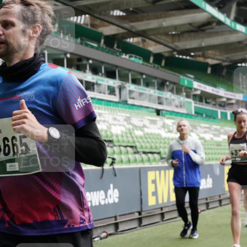 05.10.2025 - 20. swb-Marathon Bremen Michael Burmester http://msf.ph/oto/9331655 05.10.2025 13:05:23 Laufen im Stadion 190, 199, 406, 520, 611, 678, 712, 804, 817, 858, 924, 1061, 1132, 1147, 1228, 1404, 1455, 1480, 1545, 1610, 1702, 1746, 1765, 1834, 1840, 1867, 1990, 2009, 2058, 2187, 2190, 2198, 2437, 2536, 2584, 2604, 2785, 2802, 2902, 2935, 3008, 3025, 3049, 3216, 3317, 3378, 3380, 3413, 3445, 3450, 3479, 3561, 3799, 3809, 3837, 3853, 4055, 4187, 4207, 4241, 4326, 4332, 4376, 4563, 4634, 4665, 4671, 4676, 4831, 4855, 4892, 4904, 4983, 5176, 5286, 5295, 5362, 5382, 5614, 5824, 5904, 6283 meine-sportfotos.de