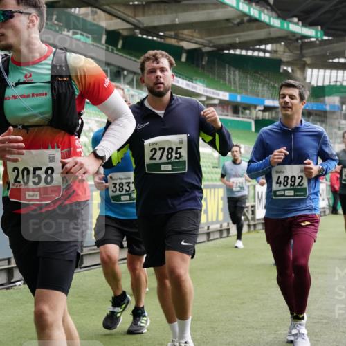 05.10.2025 - 20. swb-Marathon Bremen Michael Burmester http://msf.ph/oto/9331683 05.10.2025 13:05:25 Laufen im Stadion 190, 199, 406, 520, 611, 678, 712, 804, 817, 858, 924, 1061, 1132, 1147, 1228, 1404, 1455, 1480, 1545, 1610, 1702, 1746, 1765, 1834, 1840, 1867, 1990, 2009, 2058, 2187, 2190, 2198, 2437, 2536, 2584, 2604, 2785, 2802, 2902, 2935, 3008, 3025, 3049, 3216, 3317, 3378, 3380, 3413, 3445, 3450, 3479, 3561, 3799, 3809, 3837, 3853, 4055, 4187, 4207, 4241, 4326, 4332, 4376, 4563, 4634, 4665, 4671, 4676, 4831, 4855, 4892, 4904, 4983, 5176, 5286, 5295, 5362, 5382, 5614, 5824, 5904, 6283 meine-sportfotos.de