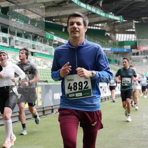 05.10.2025 - 20. swb-Marathon Bremen Michael Burmester http://msf.ph/oto/9331699 05.10.2025 13:05:26 Laufen im Stadion 190, 199, 406, 520, 611, 678, 712, 804, 817, 858, 924, 1061, 1132, 1147, 1228, 1404, 1455, 1480, 1545, 1610, 1702, 1746, 1765, 1834, 1840, 1867, 1990, 2009, 2058, 2187, 2190, 2198, 2437, 2536, 2584, 2604, 2785, 2802, 2902, 2935, 3008, 3025, 3049, 3216, 3317, 3378, 3380, 3413, 3445, 3450, 3479, 3561, 3799, 3809, 3837, 3853, 4055, 4187, 4207, 4241, 4326, 4332, 4376, 4563, 4634, 4665, 4671, 4676, 4831, 4855, 4892, 4904, 4983, 5176, 5286, 5295, 5362, 5382, 5614, 5824, 5904, 6283 meine-sportfotos.de