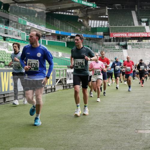 05.10.2025 - 20. swb-Marathon Bremen Michael Burmester http://msf.ph/oto/9331703 05.10.2025 13:05:27 Laufen im Stadion 190, 199, 406, 520, 611, 678, 712, 804, 817, 858, 924, 1061, 1132, 1147, 1228, 1404, 1455, 1480, 1545, 1610, 1702, 1746, 1765, 1840, 1867, 1990, 2009, 2058, 2187, 2190, 2198, 2437, 2536, 2584, 2604, 2785, 2802, 2902, 2935, 3008, 3025, 3049, 3216, 3317, 3378, 3380, 3413, 3445, 3450, 3479, 3561, 3799, 3809, 3837, 3853, 4055, 4187, 4207, 4241, 4326, 4332, 4376, 4563, 4641, 4665, 4671, 4676, 4831, 4855, 4892, 4904, 4983, 5176, 5286, 5295, 5362, 5382, 5614, 5824, 5904, 6283 meine-sportfotos.de